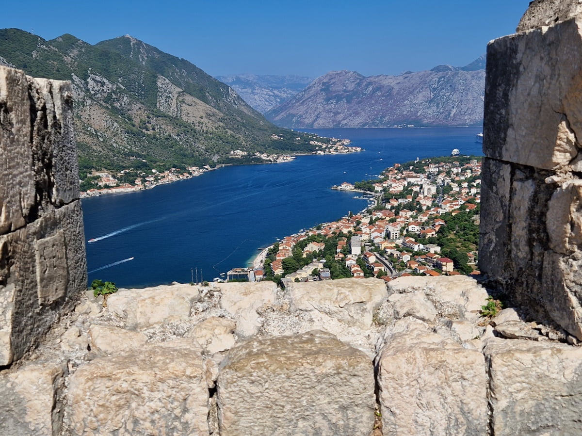 Montenegroon ja Kroatiaan