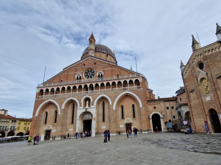 Padovan kirkko - Kohti avaraa maailmaa