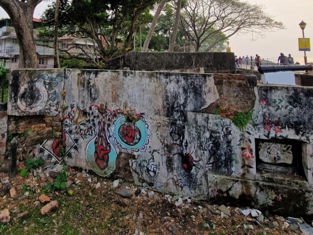 Fort Kochi - muraaleja ja graffiteja siirtomaa-ajan satamakaupungissa