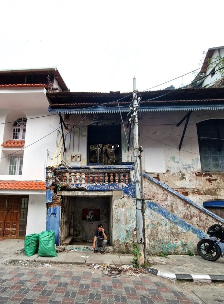 Fort Kochi - muraaleja ja graffiteja siirtomaa-ajan satamakaupungissa