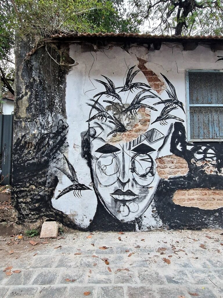 Fort Kochi - muraaleja ja graffiteja siirtomaa-ajan satamakaupungissa