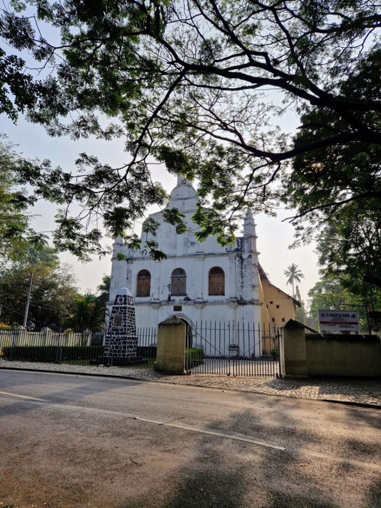 Saint Francis Crurch Fort Kochi - Kohti avaraa maailmaa