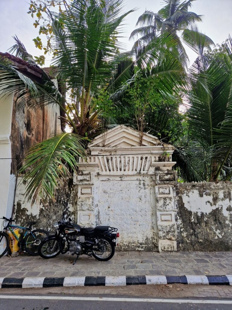 Fort Kochi - muraaleja ja graffiteja siirtomaa-ajan satamakaupungissa