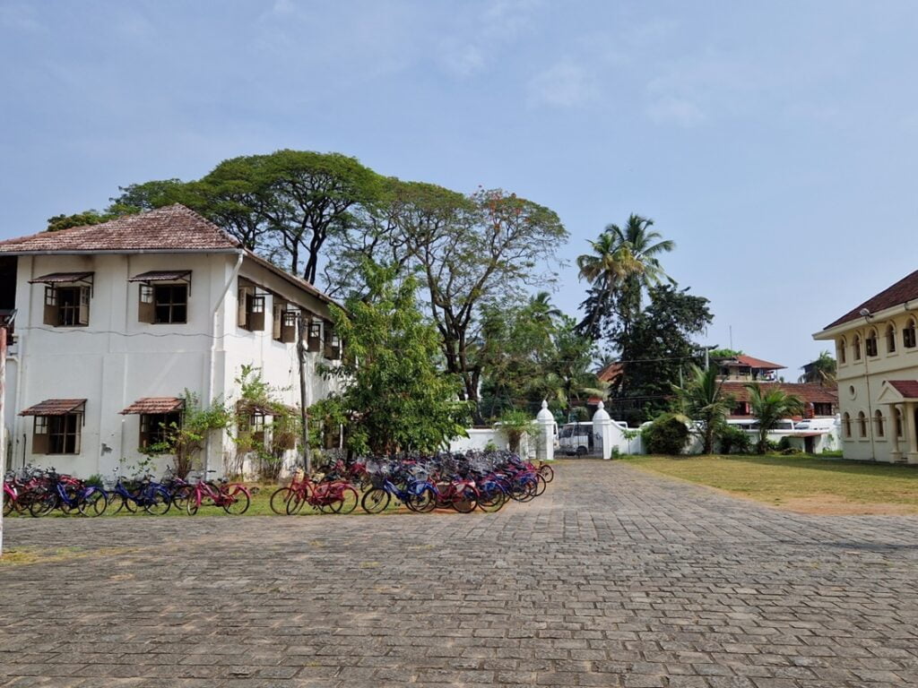 Fort Kochi - muraaleja ja graffiteja siirtomaa-ajan satamakaupungissa