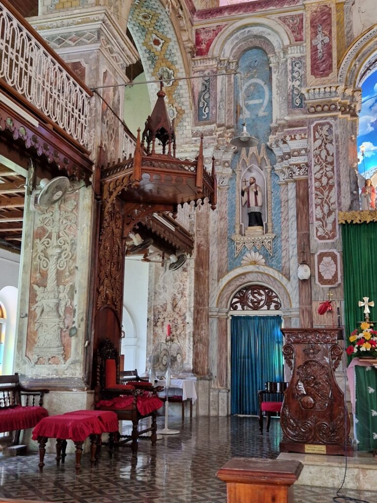 Santa Cruz Basilica - Kohti avaraa maailmaa