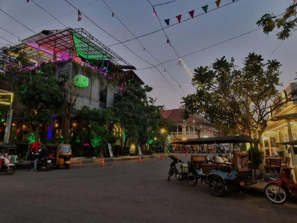 Kapal Skybar - Kampot - Kohti avaraa maailmaa