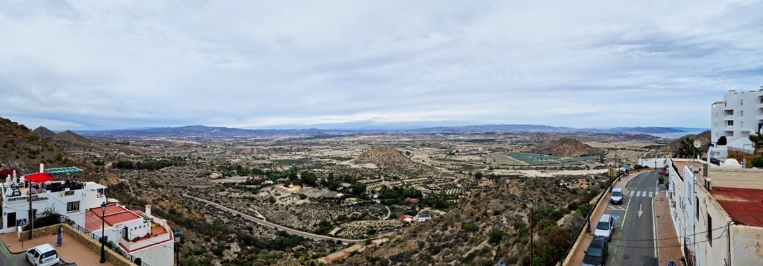 You are currently viewing Espanjan kyliä ja kaupunkeja – Mahtavien maisemien Mójacar Pueblo