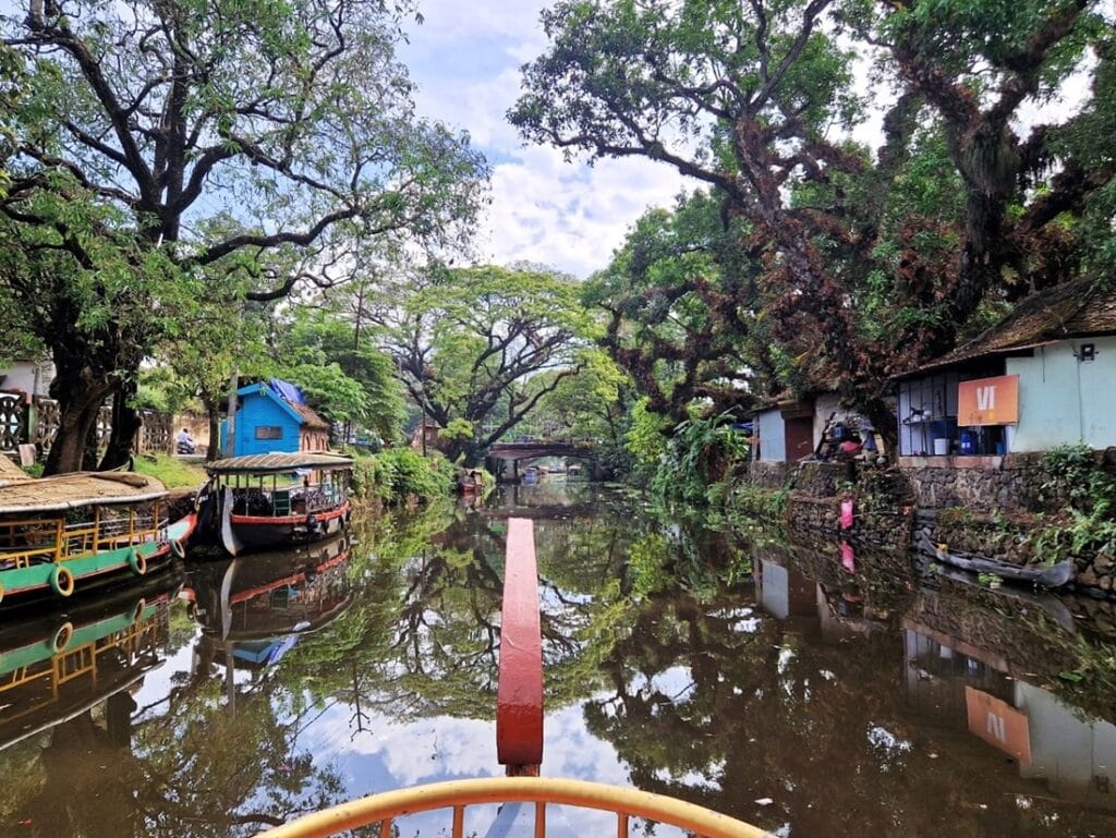 Kerala Backwaters - Kohti avaraa maailmaa