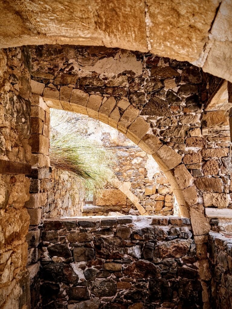 Spinalonga - Kohti avaraa maailmaa