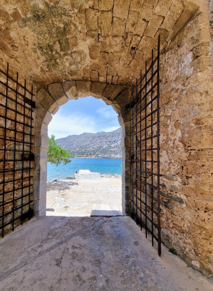 Karunkaunis Spinalonga Kreetalla