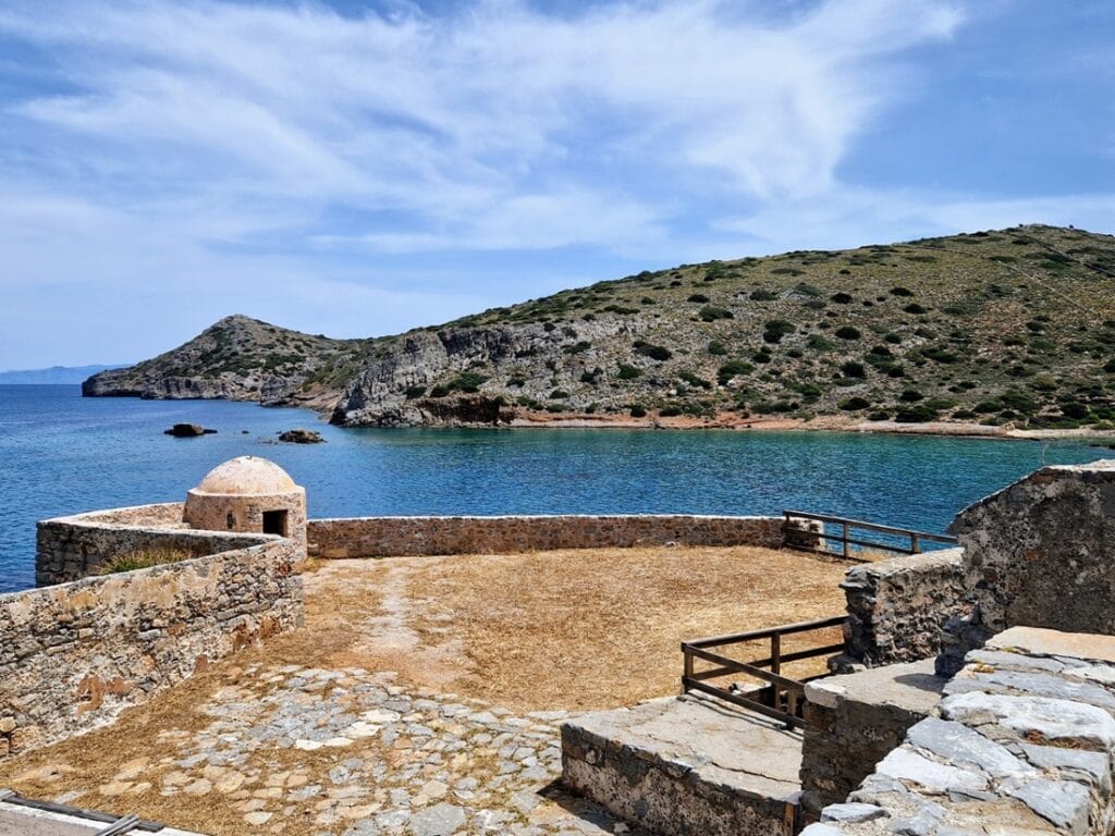 Spinalonga - Kohti avaraa maailmaa