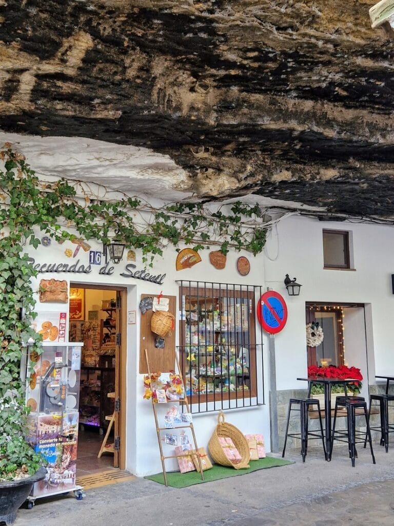 Setenil de las Bodegas - Kohti avaraa maailmaa