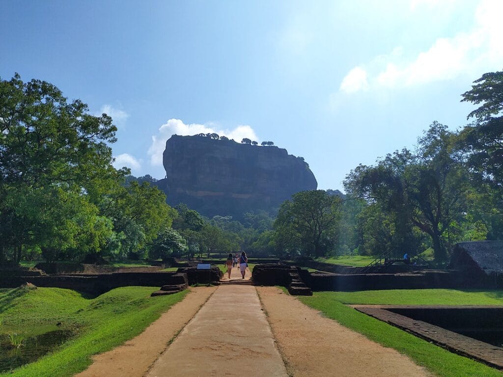 Habarana ja Sigiriya - Sri Lankan kulttuurikolmion sydämessä