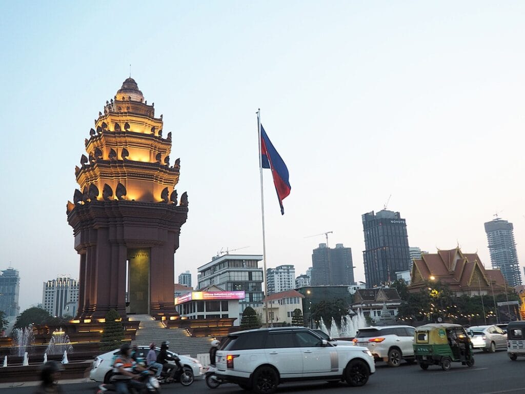 Wat Botum Park - Kohti avaraa maailmaa