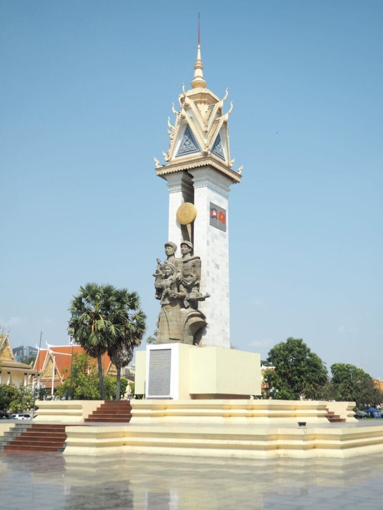 Phnom Penh - eläväinen pääkaupunki Mekongin varrella