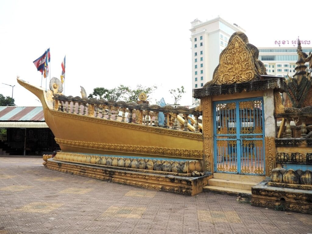Wat Sampov Treileak - Kohti avaraa maailmaa