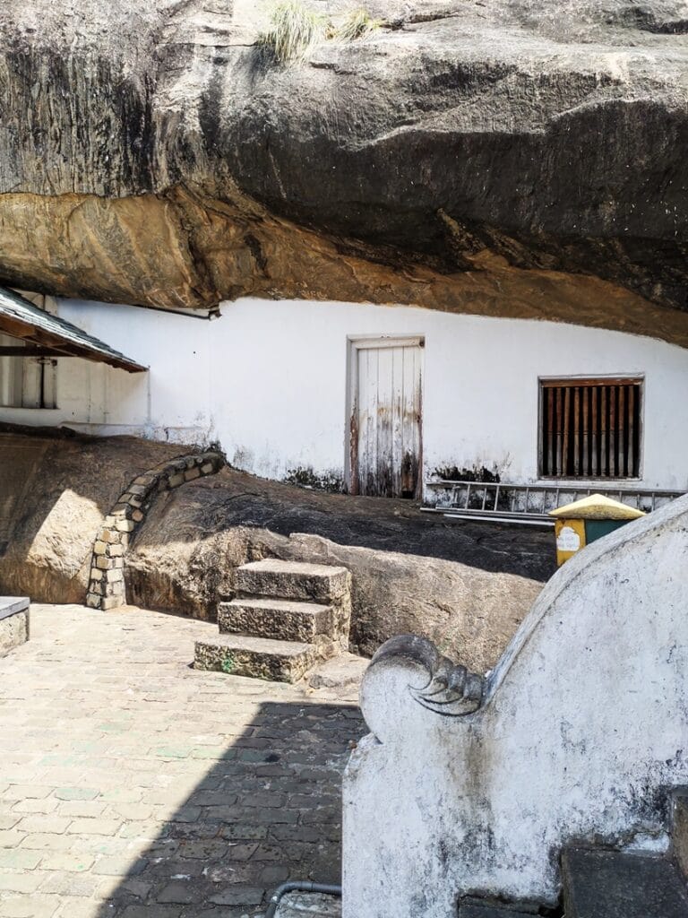 Dambulla - Kohti avaraa maailmaa