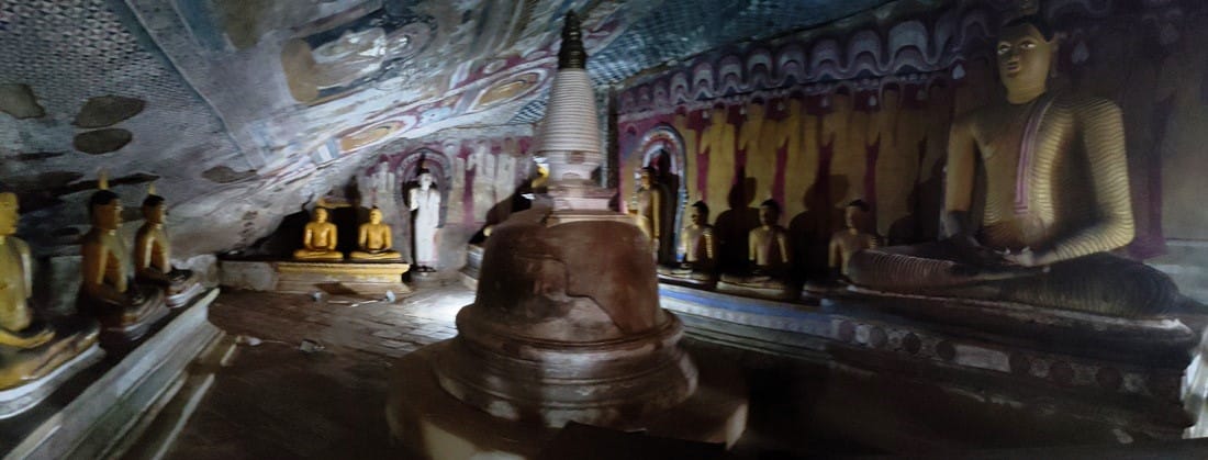 Read more about the article Dambulla Sri Lankassa: UNESCO-kohde ja viisi luolaa täynnä buddhalaisuutta