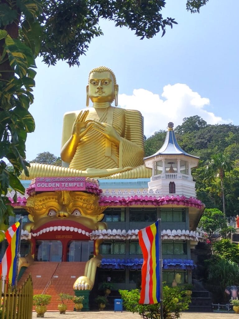 Dambulla - Kohti avaraa maailmaa