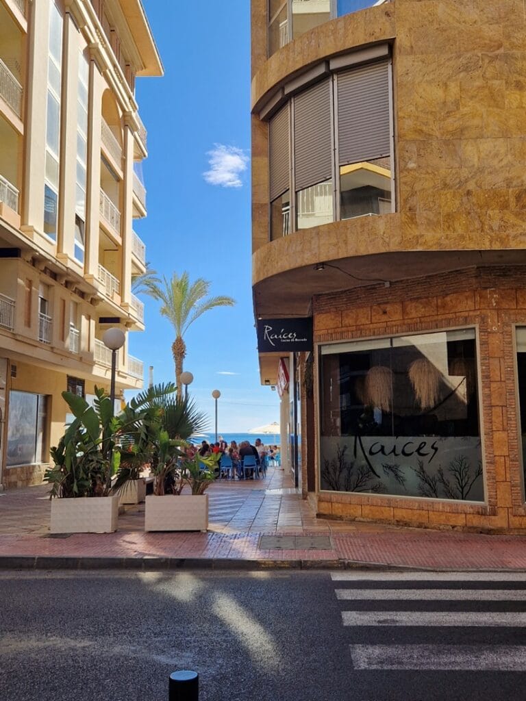 Paseo Maritimo Torrevieja - Kohti avaraa maailmaa