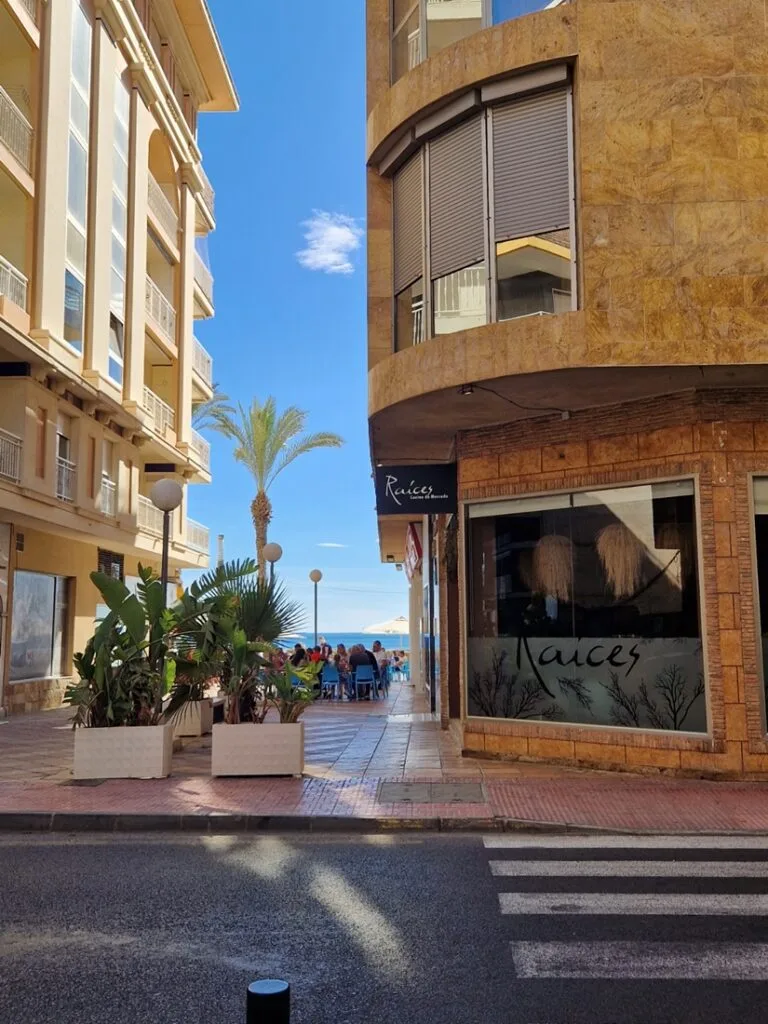Paseo Maritimo Torrevieja - Kohti avaraa maailmaa