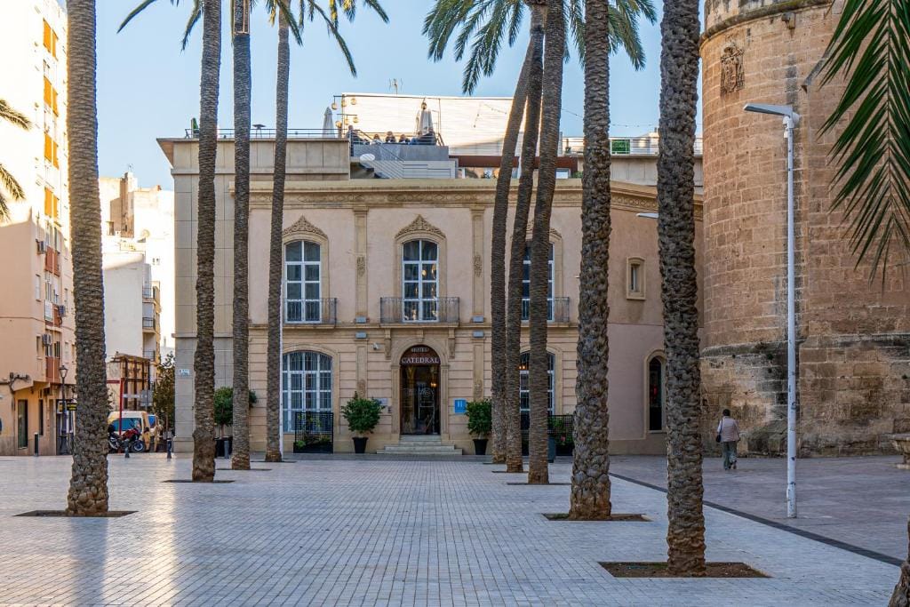 Catedral Almería - Kohti avaraa maailmaa