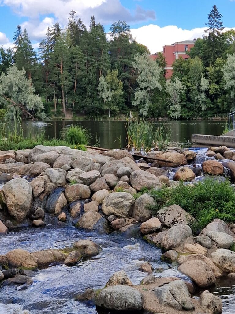 Kellokosken pato - Kohti avaraa maailmaa