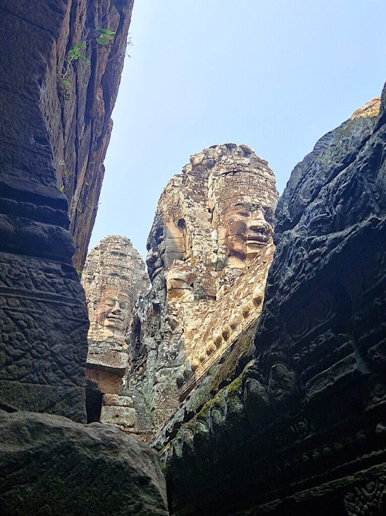 Bayon - Kohti avaraa maailmaa