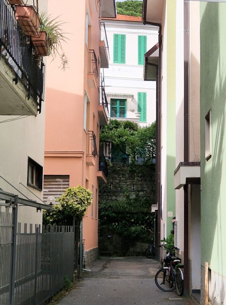 Monterosso Cinque Terre - Kohti avaraa maailmaa