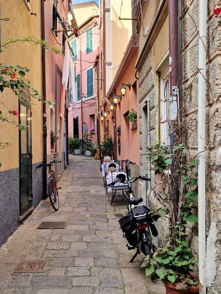 Monterosso Cinque Terre - Kohti avaraa maailmaa