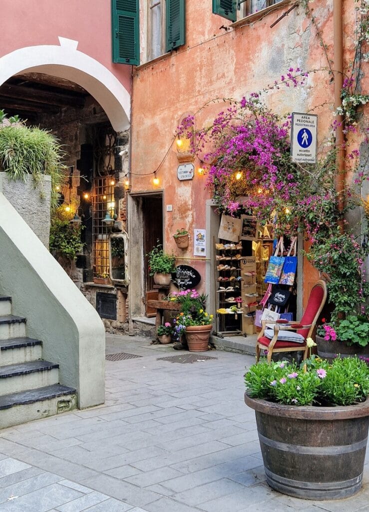 Monterosso Cinque Terre - Kohti avaraa maailmaa
