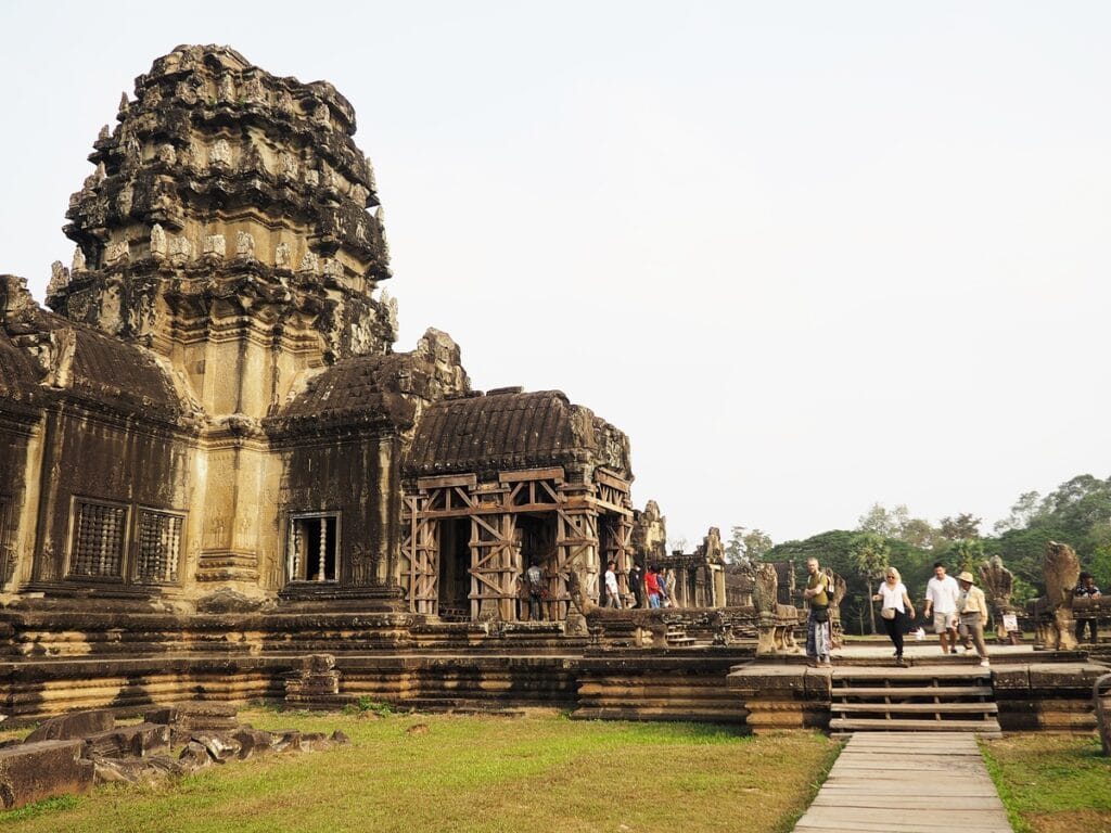 Angkor Wat - Kohti avaraa maailmaa
