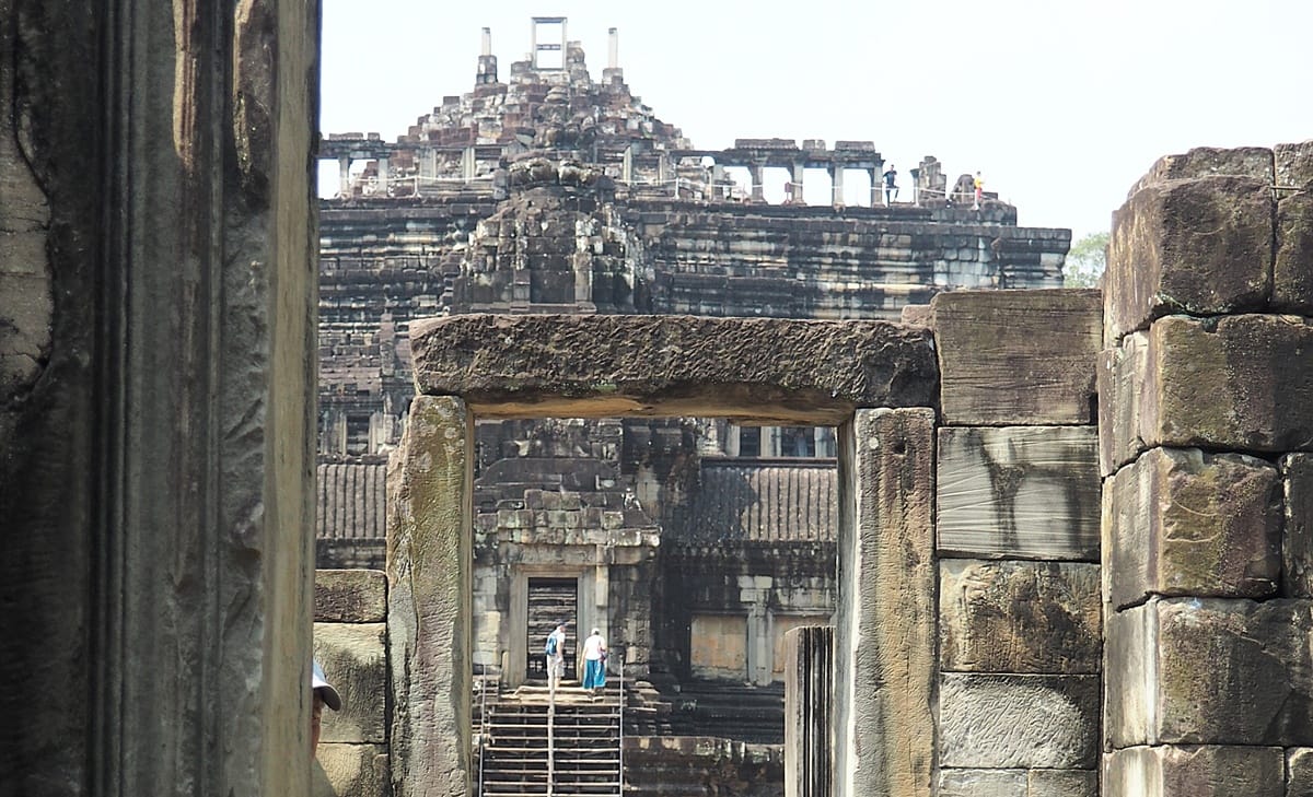 Angkor Thom - Kohti avaraa maailmaa