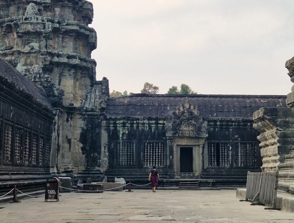 Angkor Wat - Kohti avaraa maailmaa