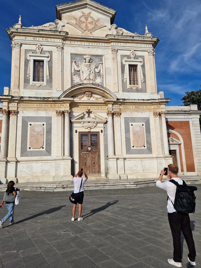 Piazza dei Cavalieri - Kohti avaraa maailmaa
