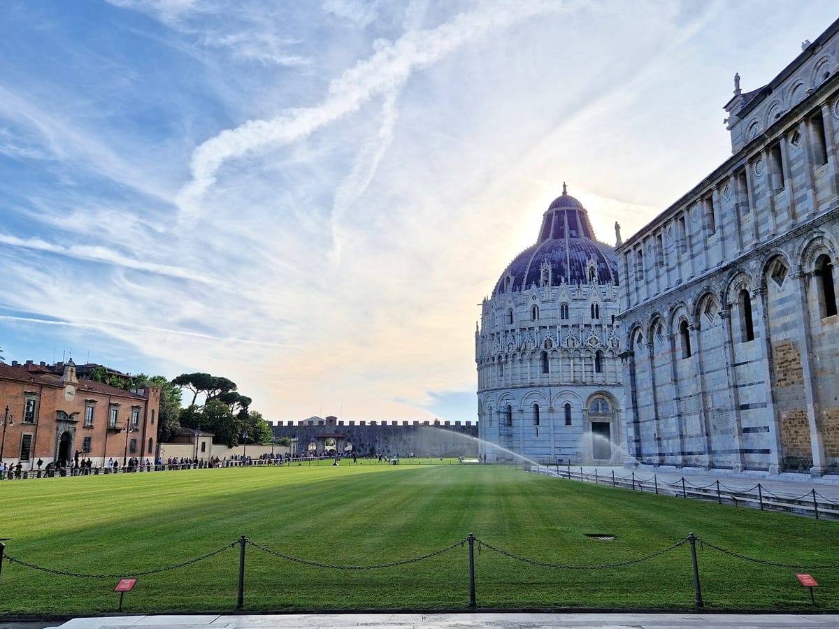 Piazza del Duomo - Kohti avaraa maailmaa