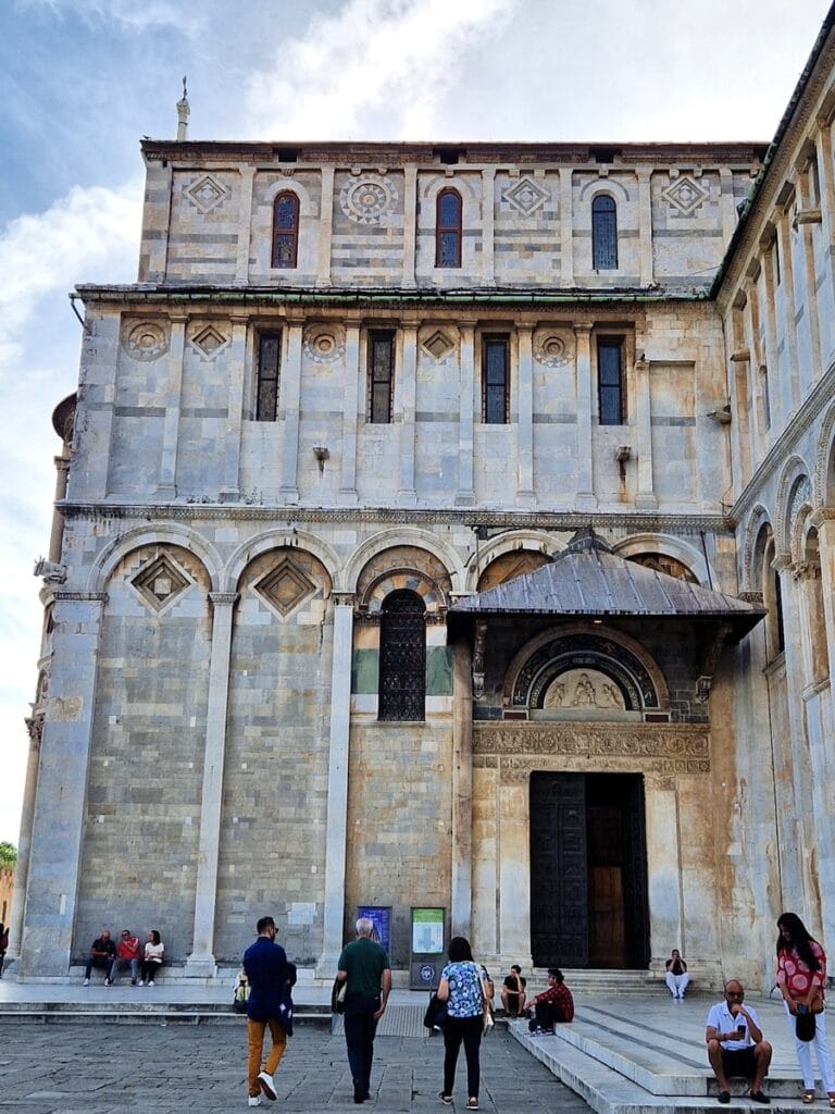 Duomo di Pisa - Kohti avaraa maailmaa