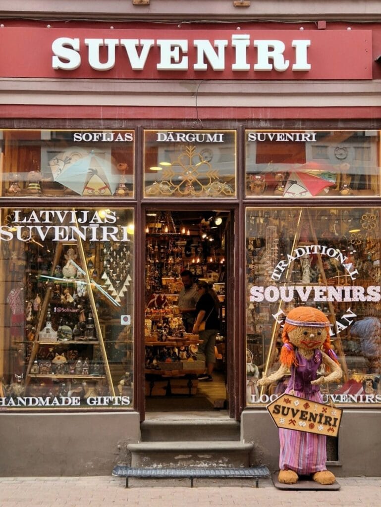 Riika matkamuistoja - Kohti avaraa maailmaa