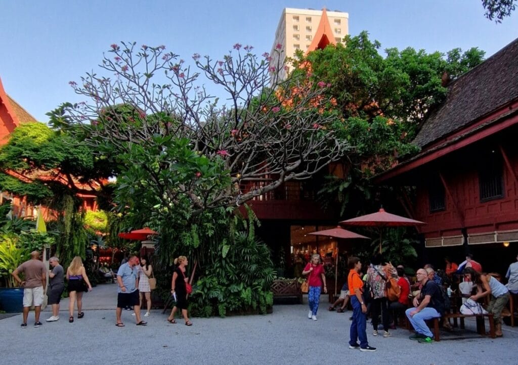 Jim Thompson House - Kohti avaraa maailmaa