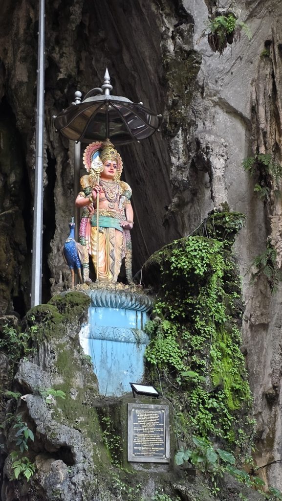 Batu Caves - Kohti avaraa maailmaa
