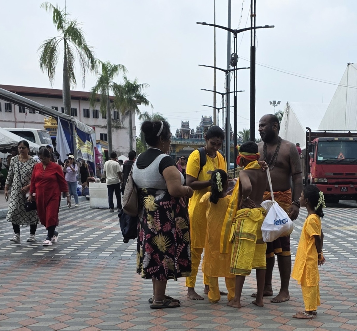 Batu Caves - Kohti avaraa maailmaa
