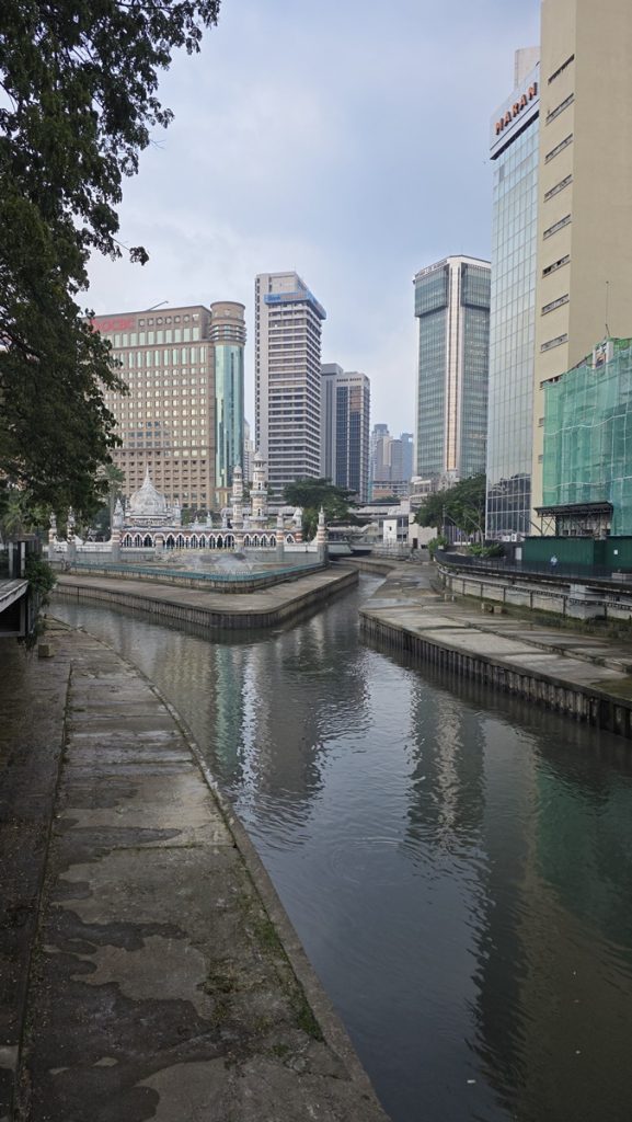 River of Life - Kohti avaraa maailmaa