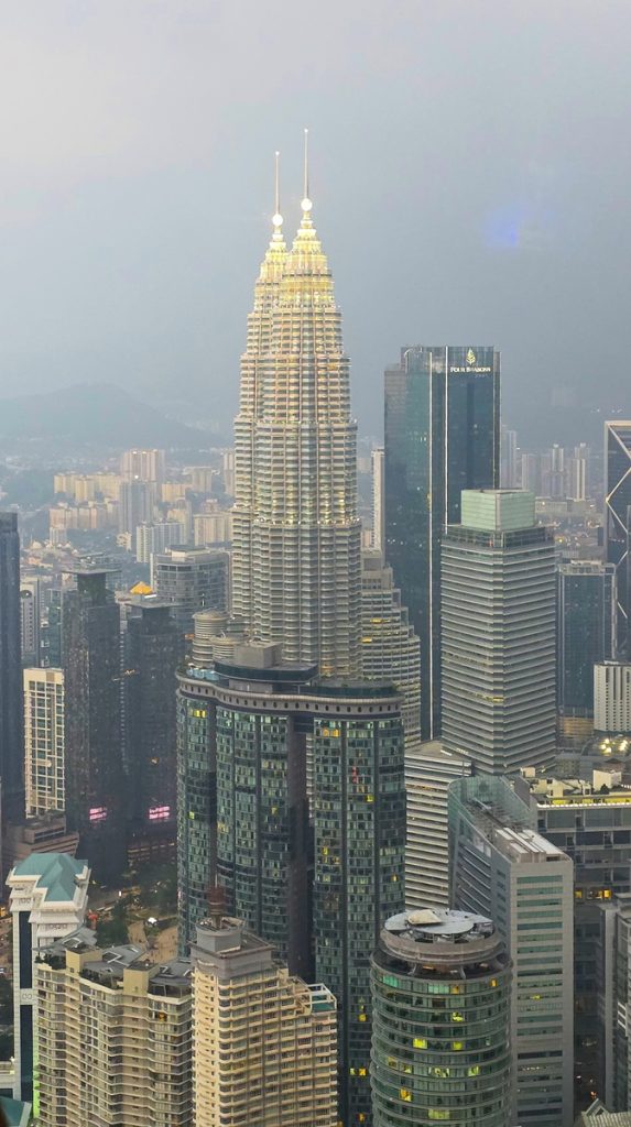 KL-Tower - Kohti avaraa maailmaa