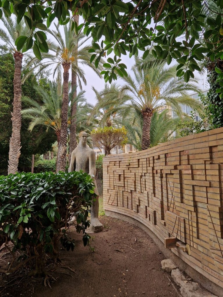 Palmeral de Elche - Kohti avaraa maailmaa