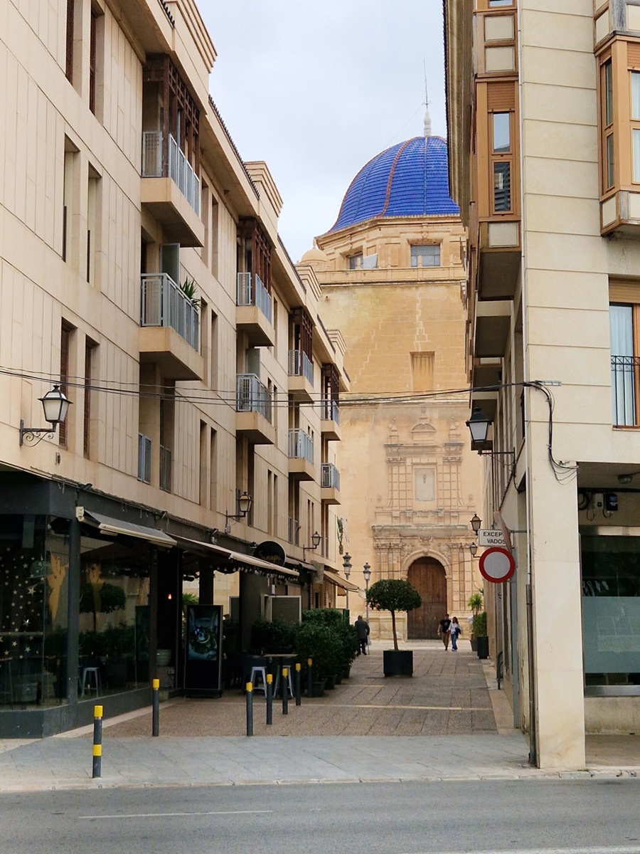 Elche - Kohti avaraa maailmaa