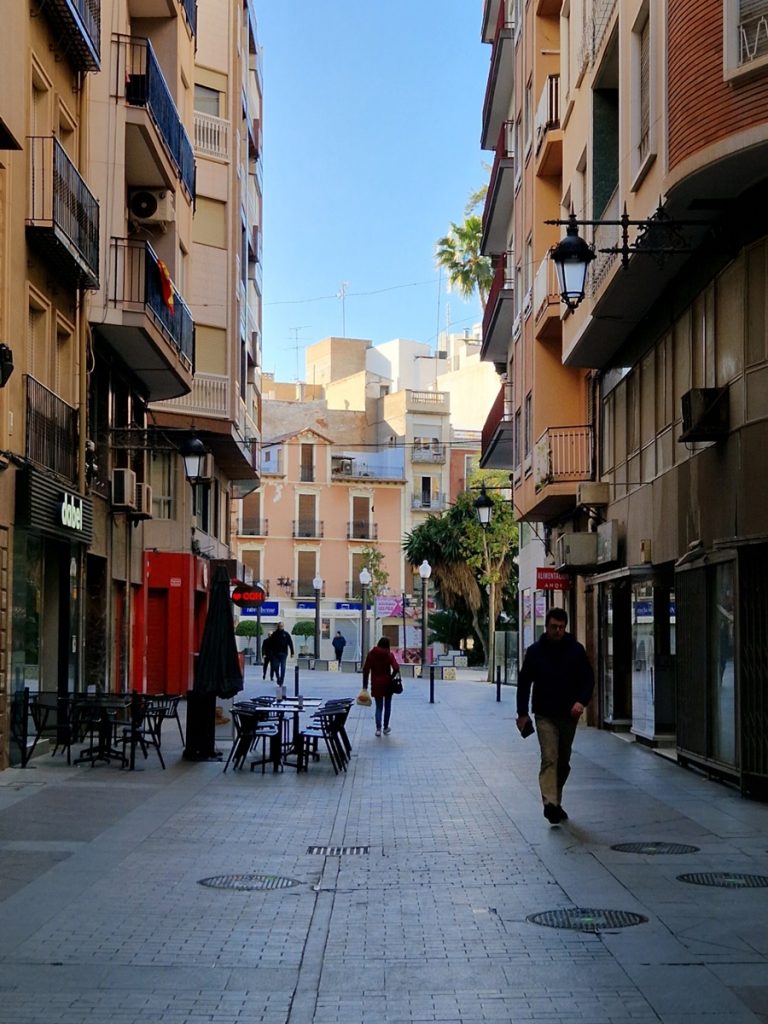 Elche - Kohti avaraa maailmaa