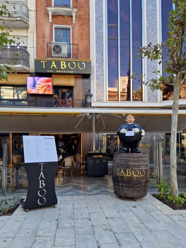 Elche - Kohti avaraa maailmaa