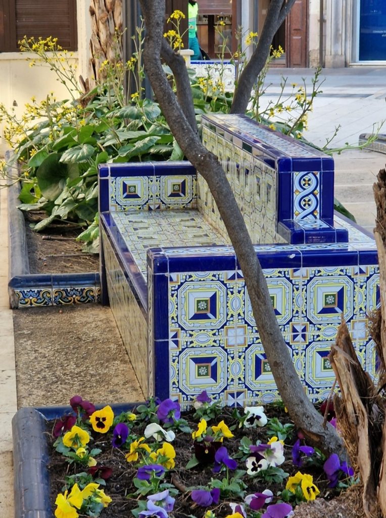 Elche - Kohti avaraa maailmaa