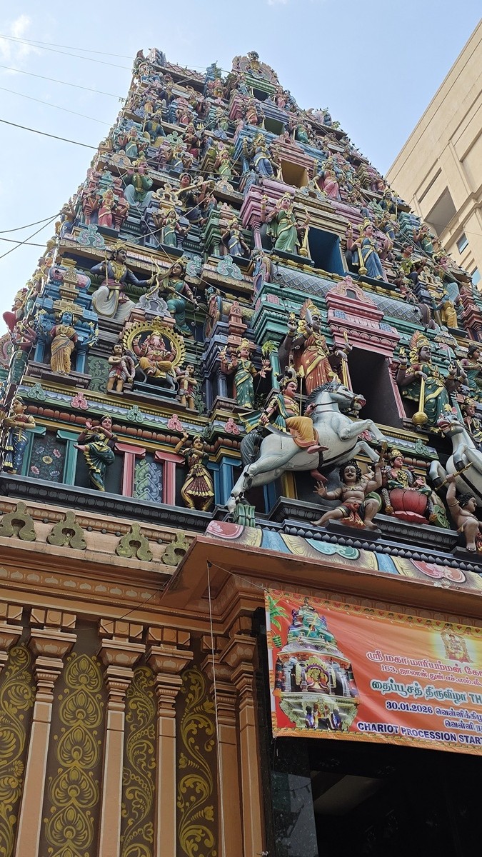 Sri Maha Mariamman -hindutemppeli - Kohti avaraa maailmaa