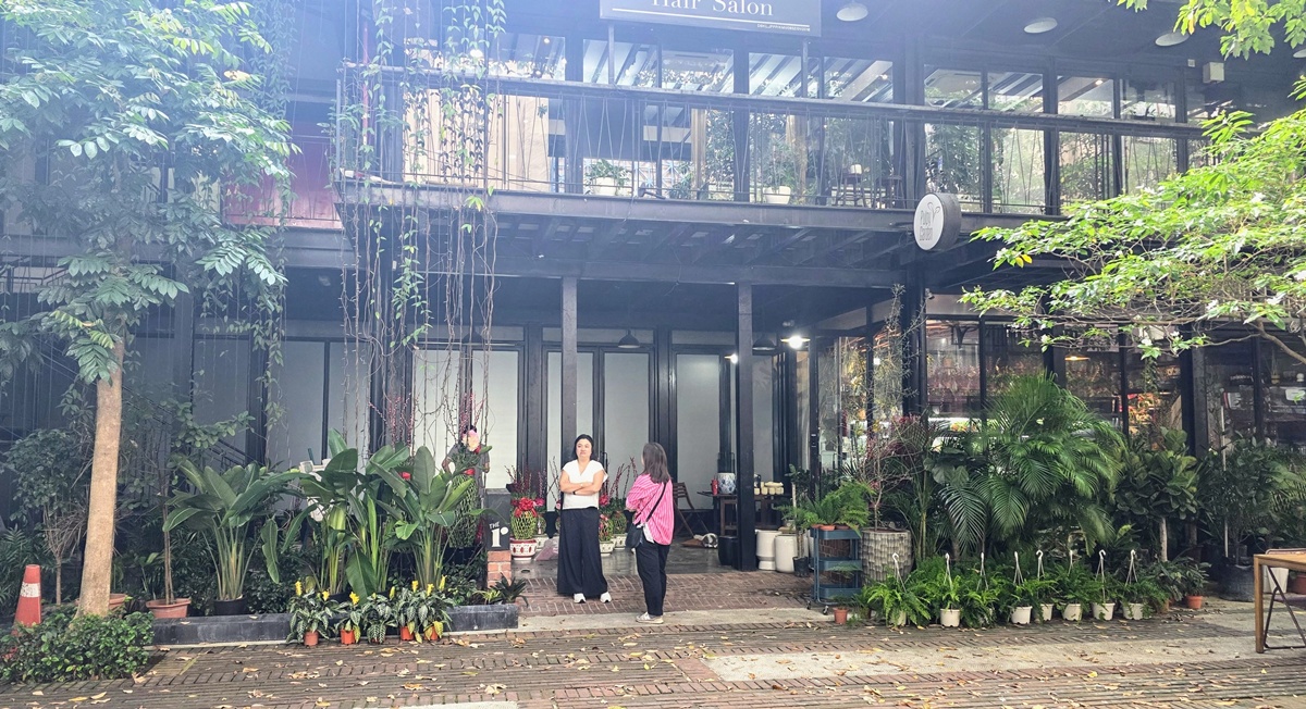 Chow Kit muraali Kuala Lumpur - Kohti avaraa maailmaa